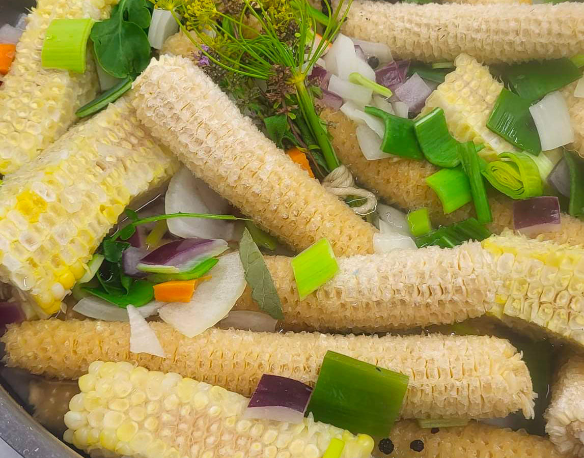 Recette de bouillon de coton de maïs parfait pour congeler ou faire de la soupe.