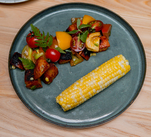 Épis de maïs et salade panzanella